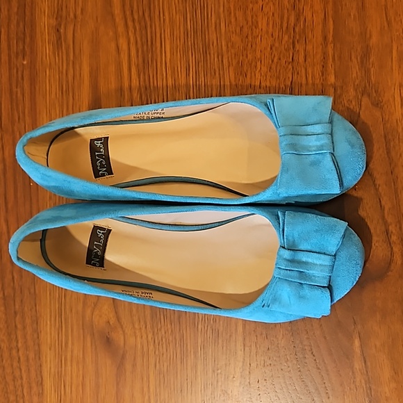 NYLA Turquoise Block Heel, Suede Pumps with Bow, Size 8 - Picture 3 of 6